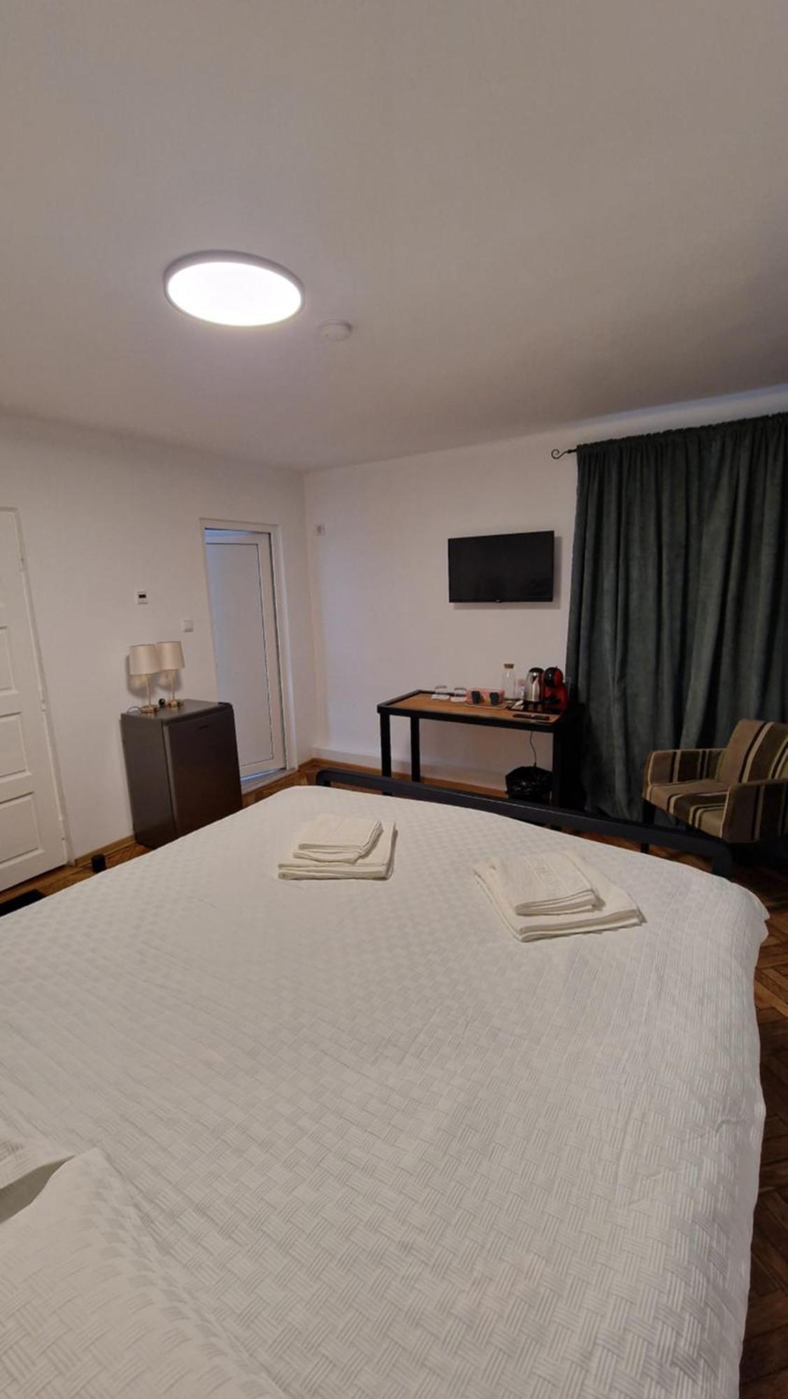 Dreamplace Aeroport&therme 4 Apartment *